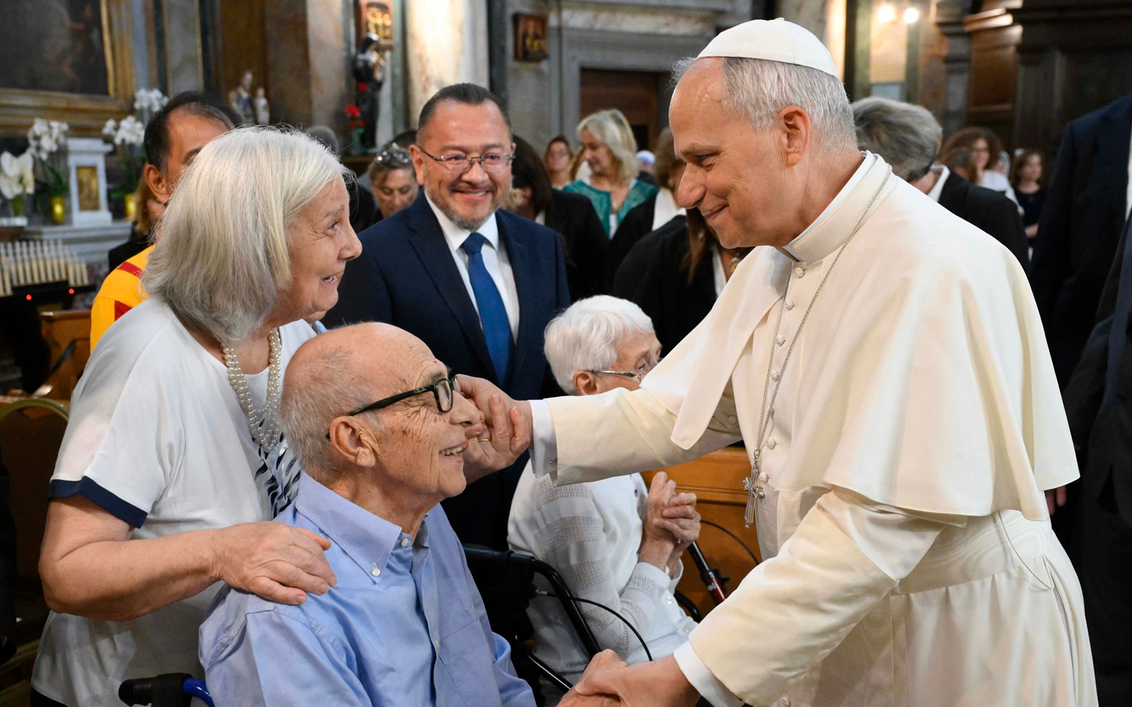 PAPA LEÓN XIV: “NO OLVIDEMOS A LOS MENOS AFORTUNADOS” 1